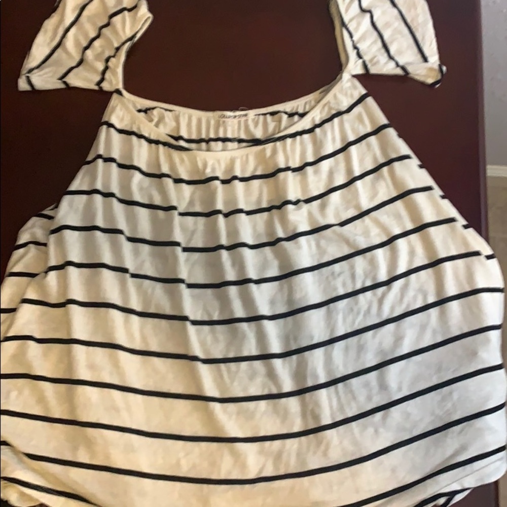 Shoulder less striped shirt